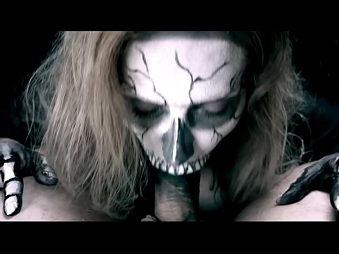 ❤️ Demon famke sûgje hoanne mei har swarte mûle en slikken cum. ❤❌ Fuckfideo by wy ❌
